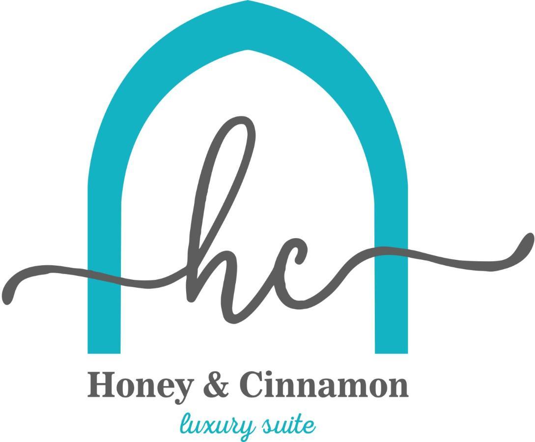 Honey & Cinnamon Luxury Suite Naxos City Exterior photo